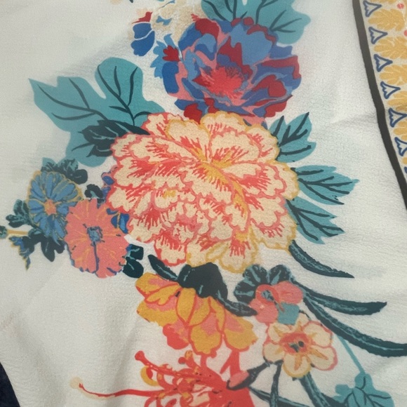 Floral blouse, Flying Tomato brand - Picture 6 of 7